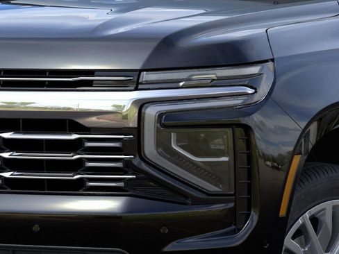New 2025 Chevrolet Suburban Premier image 34