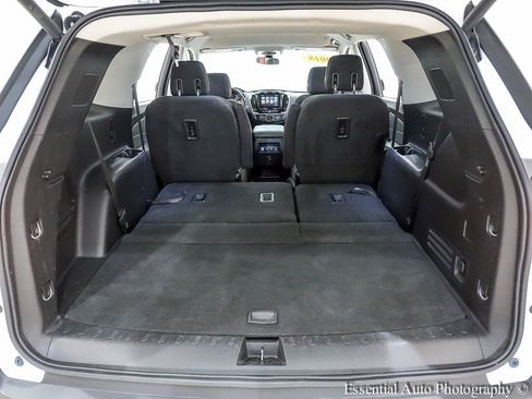 Used 2018 Chevrolet Traverse LT image 28