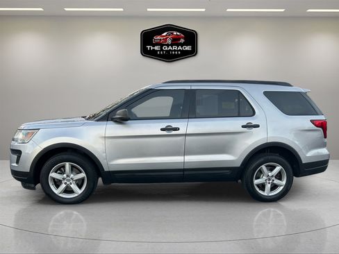 Used 2018 Ford Explorer 4WD image 2