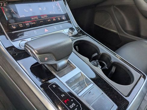 Used 2019 Audi Q8 Prestige image 11