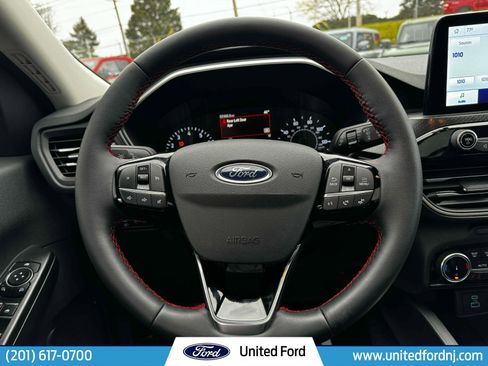 Used 2022 Ford Escape SEL w/ SEL Stealth AWD Package image 34