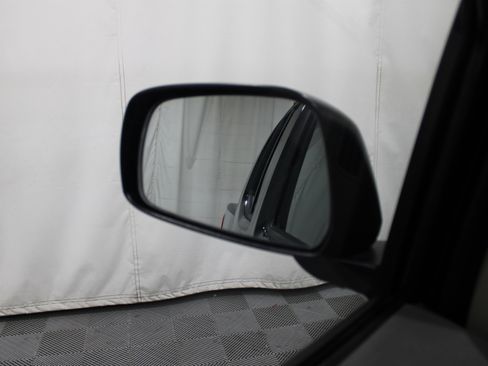 Used 2010 Nissan Frontier SE image 10