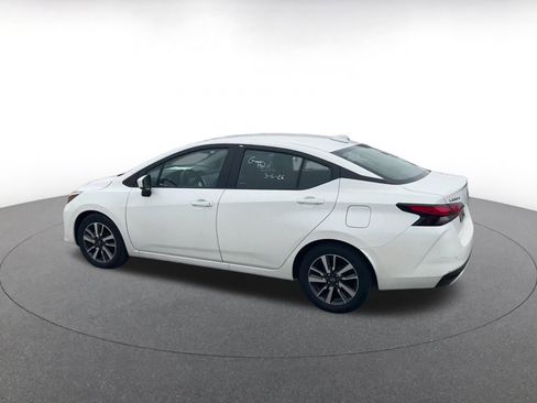 Used 2025 Nissan Versa SV image 10