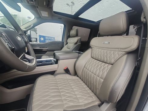 Used 2026 Ford F250 Platinum w/ Platinum Plus Package image 11