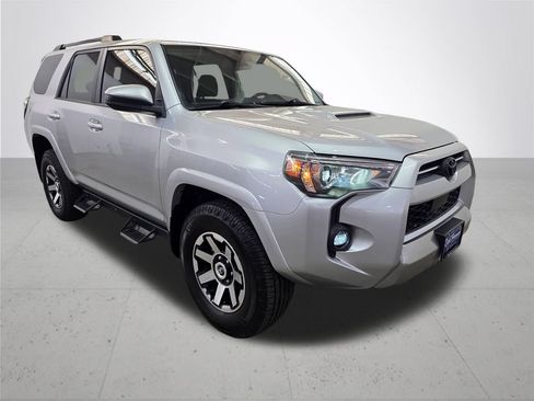 Used 2022 Toyota 4Runner TRD Off-Road AWD/4WD image 6