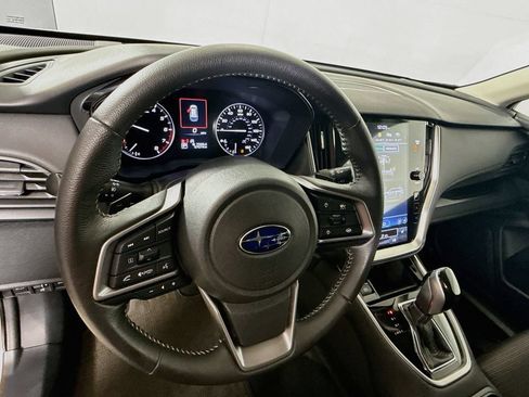 Used 2025 Subaru Outback Premium AWD/4WD image 11