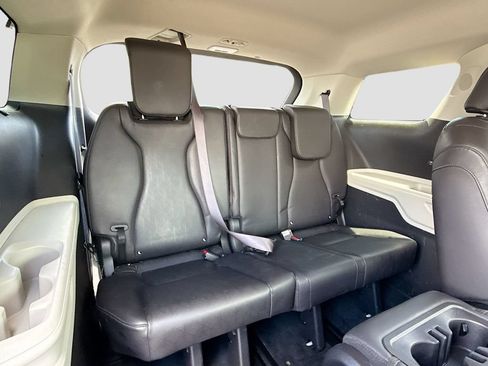 Used 2024 Kia Carnival SX FWD image 22