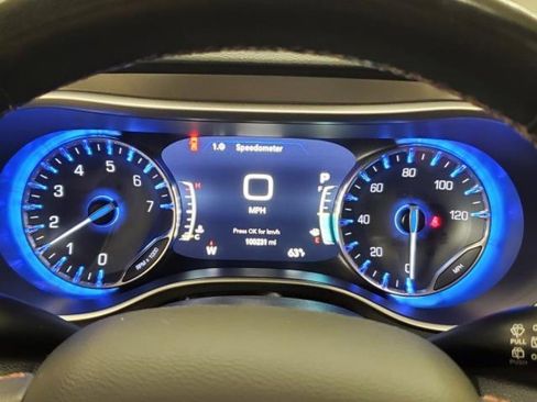 Used 2020 Chrysler Pacifica Touring-L Plus FWD image 23