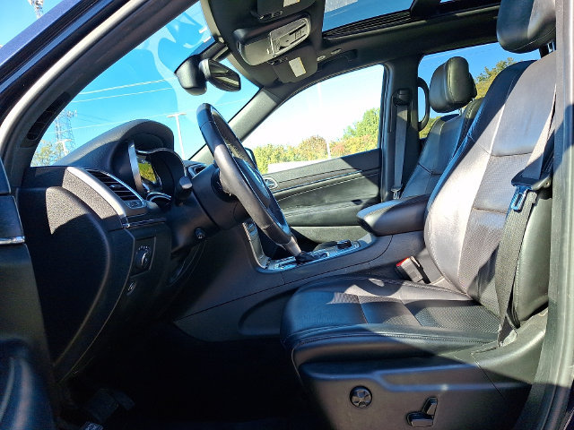 Used 2018 Jeep Grand Cherokee Limited w/ Luxury Group II AWD/4WD image 13