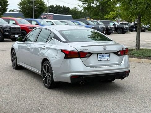 Used 2023 Nissan Altima 2.5 SR FWD image 7