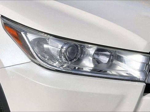 Used 2017 Toyota Highlander XLE image 33