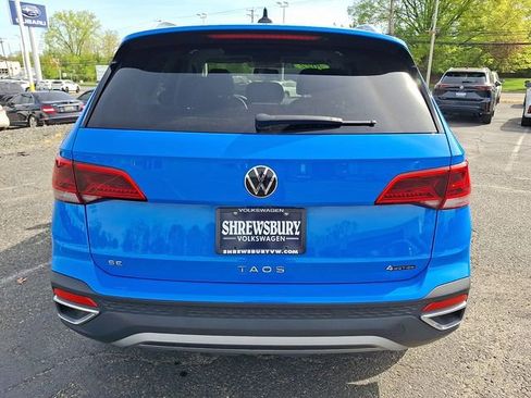 Used 2022 Volkswagen Taos SE w/ Panoramic Sunroof Package AWD/4WD image 5