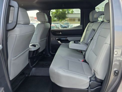 Used 2025 Toyota Tundra Limited AWD/4WD image 16