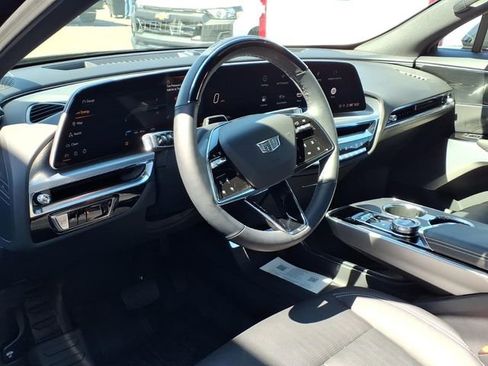 Used 2024 Cadillac Lyriq Luxury w/ LPO, Floor Liner Package AWD/4WD image 9