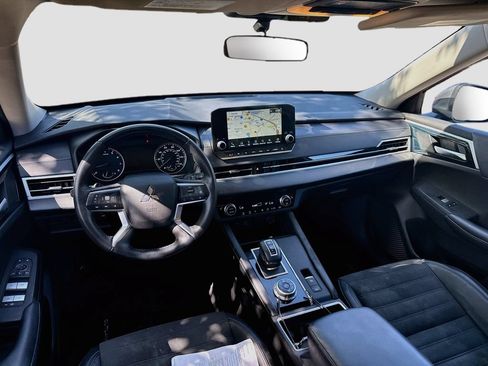 Used 2023 Mitsubishi Outlander SE AWD/4WD image 24