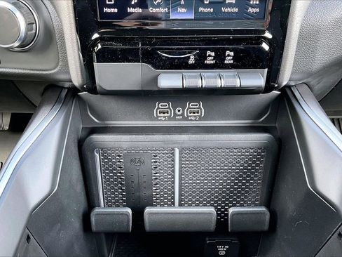 New 2026 RAM 1500 4x4 Crew Cab image 17