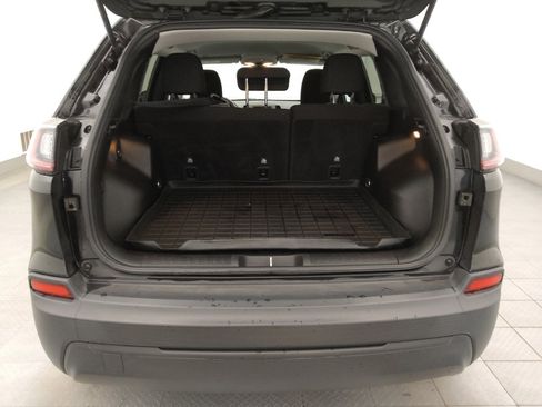 Used 2019 Jeep Cherokee Latitude w/ Popular Appearance Group image 29