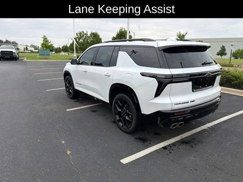 Used 2024 Chevrolet Traverse RS w/ LPO, Floor Liner Package AWD/4WD image 9