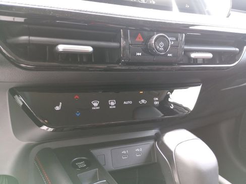 New 2026 Nissan Kicks SR w/ Cold Weather Package FWD image 17