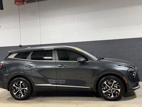 Used 2024 Kia Sportage EX image 5