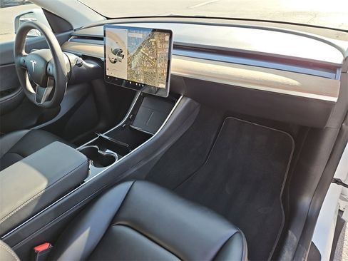 Used 2021 Tesla Model Y 2WD image 28