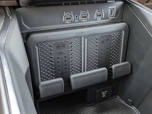 New 2026 RAM 1500 Laramie AWD/4WD image 23