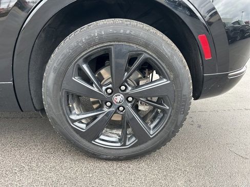 Used 2022 Buick Envision Essence w/ Sport Touring Package image 18