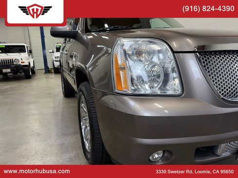 Used 2011 GMC Yukon Denali image 13