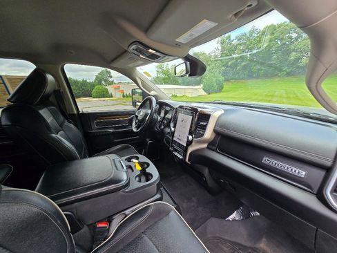 Used 2024 RAM 2500 Laramie AWD/4WD image 23