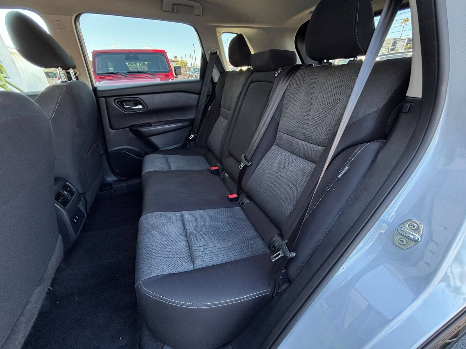 Used 2024 Nissan Rogue SV AWD/4WD image 38