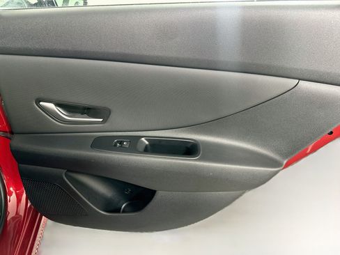 Used 2024 Hyundai Elantra Limited FWD image 30