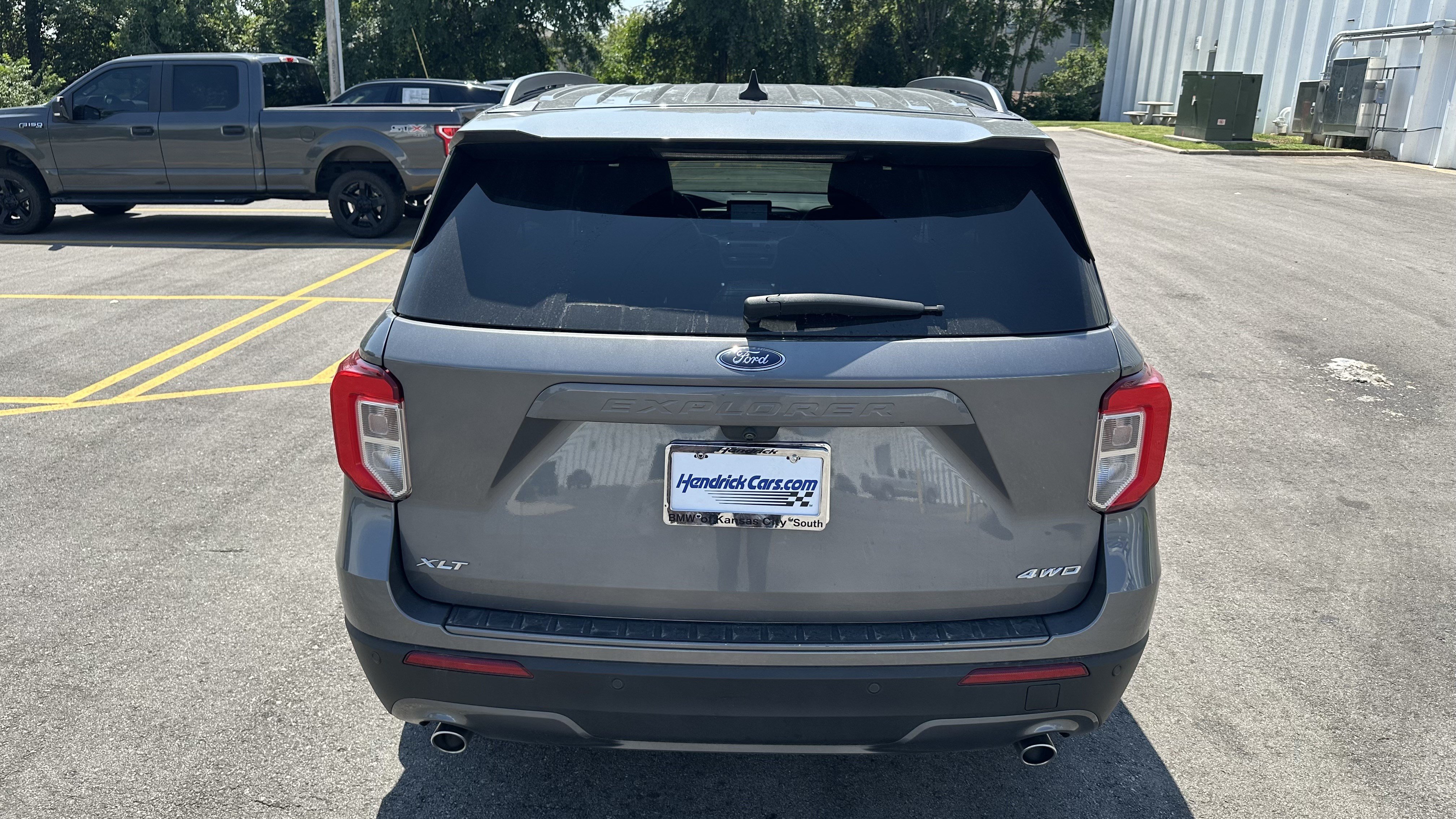 Used 2021 Ford Explorer XLT w/ Equipment Group 202A AWD/4WD image 9