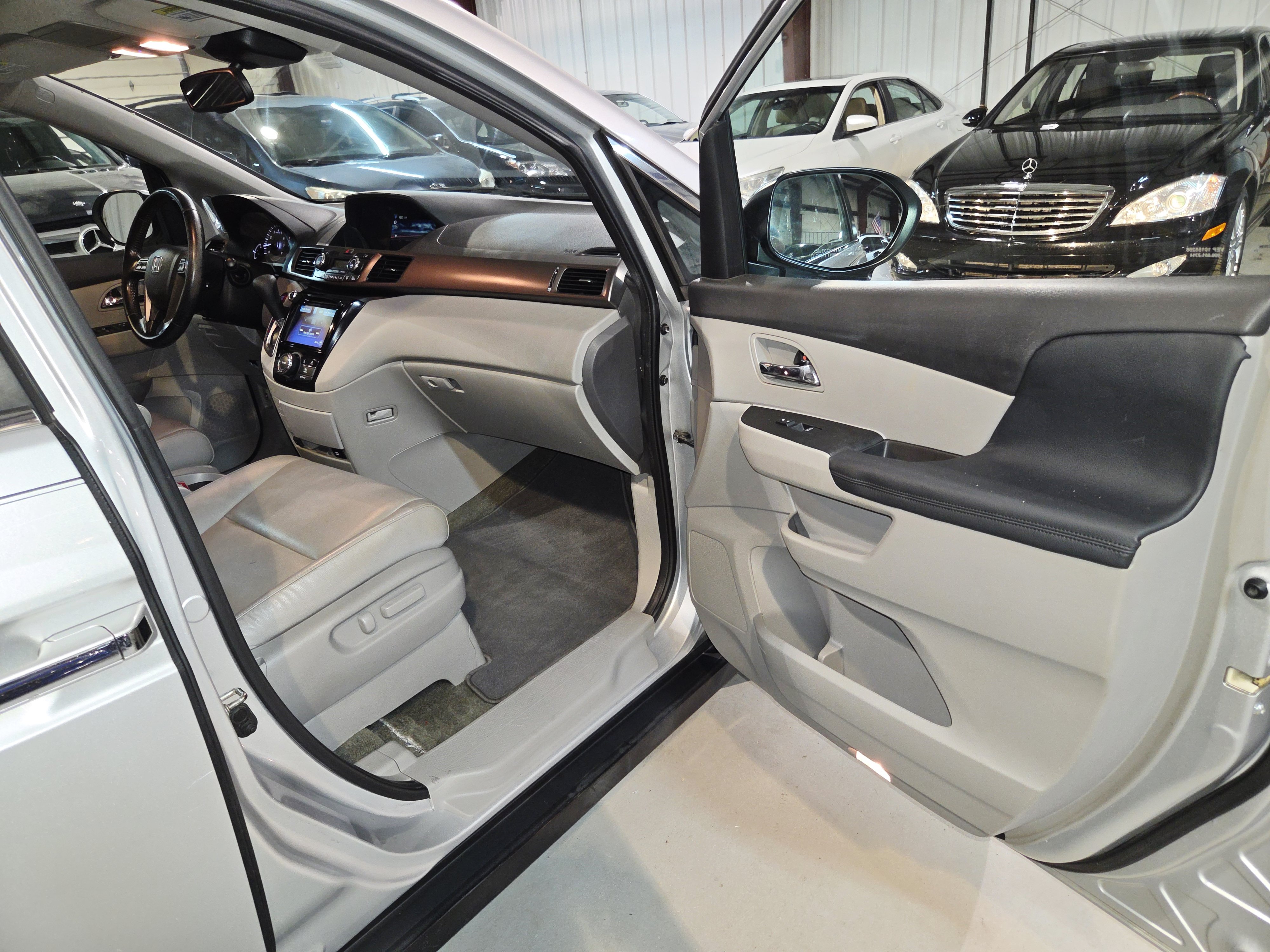 Used 2015 Honda Odyssey EX-L image 29