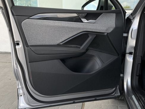 New 2025 Volkswagen Tiguan S image 9