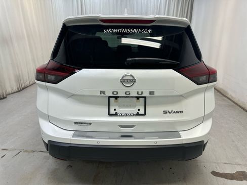 Certified 2024 Nissan Rogue SV image 7