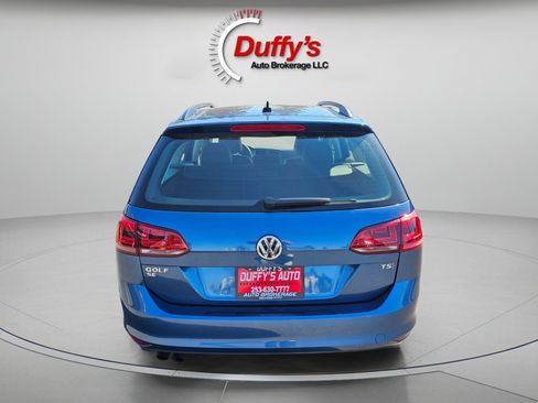 Used 2017 Volkswagen Golf SE image 17