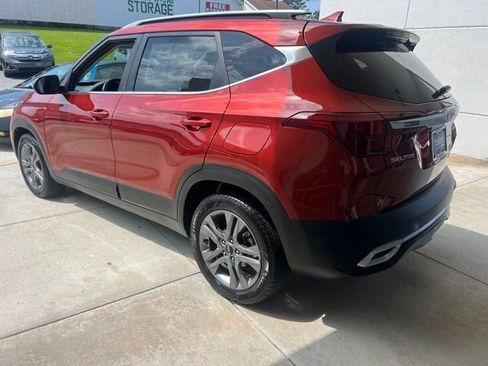 Used 2023 Kia Seltos S FWD image 2
