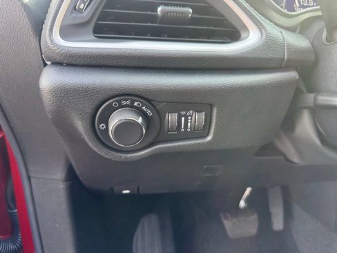 New 2027 Chrysler Pacifica Select w/ Family Tech Group FWD image 14