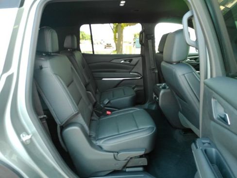 Used 2026 Chevrolet Traverse LT FWD image 25