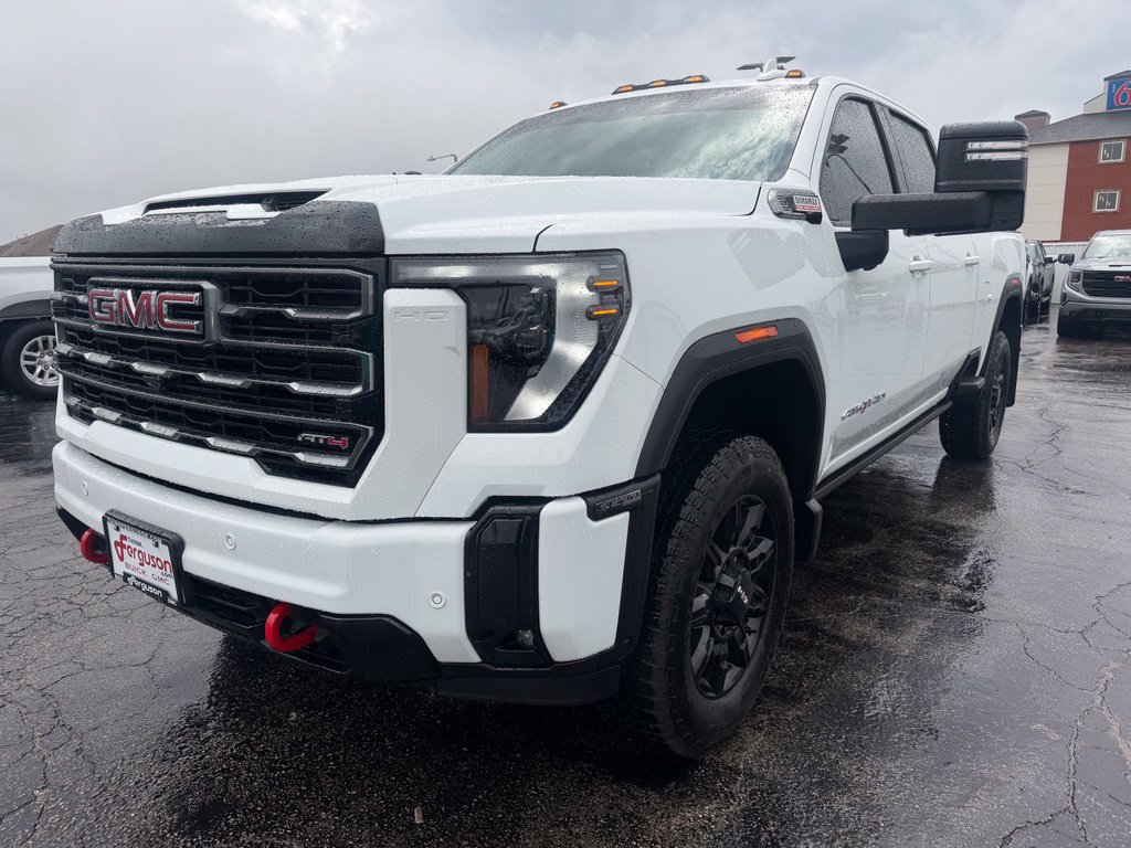 Used 2025 GMC Sierra 2500 AT4 w/ AT4 Premium Plus Package AWD/4WD image 10