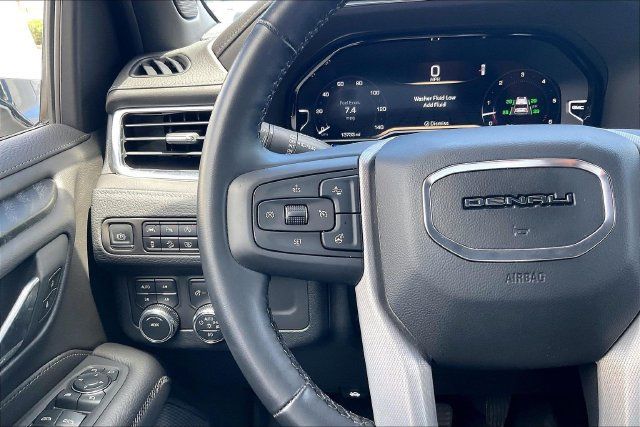 Used 2024 GMC Yukon Denali w/ LPO, Floor Liner Package AWD/4WD image 19