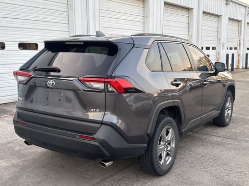 Used 2024 Toyota RAV4 XLE w/ Convenience Package image 9