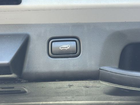 Used 2022 Hyundai Tucson SEL w/ Convenience + Premium Package FWD image 10