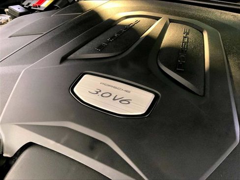 Certified 2022 Porsche Cayenne image 33