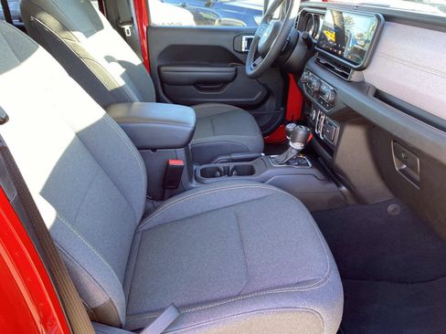 Certified 2025 Jeep Wrangler Sport S image 18