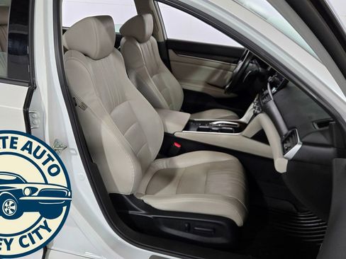 Used 2018 Honda Accord Touring image 45