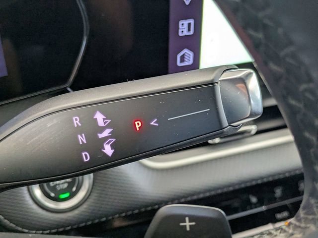 Used 2025 Chevrolet Equinox LT FWD image 28