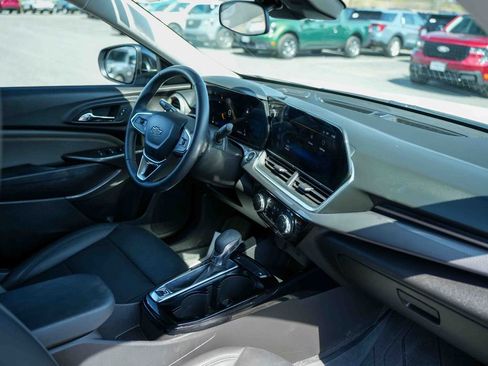 Used 2024 Chevrolet Trax ACTIV FWD image 14