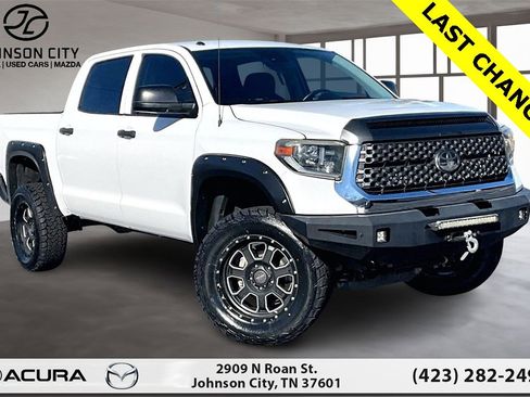 Used 2018 Toyota Tundra SR5 w/ TRD Off Road Package image 12