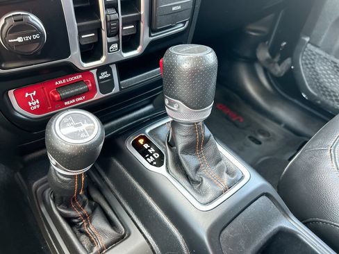 Used 2022 Jeep Gladiator Mojave w/ LED Lighting Group AWD/4WD image 24